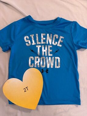 Under Armour - LIKE NEW Kids Blue 'Silence the Crowd' T